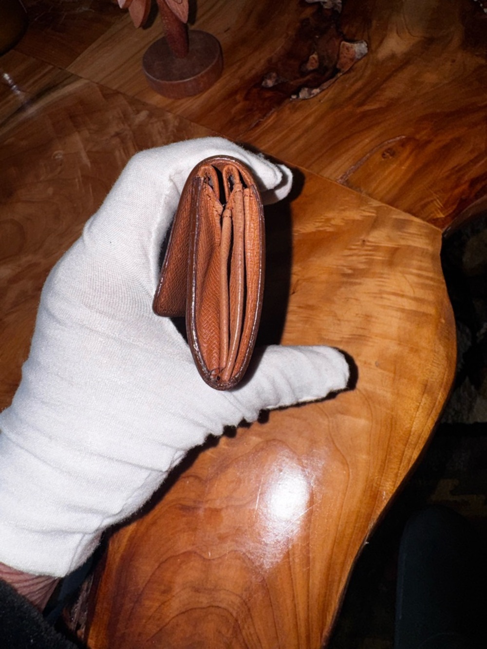 Louis Vuitton Monogram Porte
Monnaie Plat Coin Purse Wallet
Brown/ - Picture 4 of 14